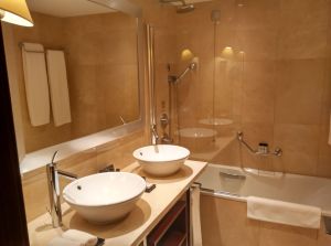 intercontinental-lisbon-bathroom-1