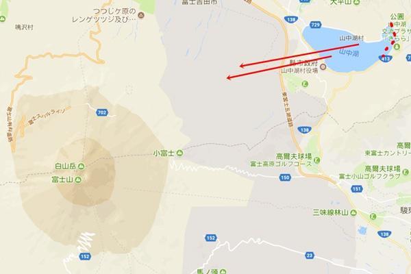 但其实网路上说,最佳观赏逆富士和富士山的地点,是在离富士山最近的「山中湖町」!这边拍摄的富士山,也是像上图蓝色字样的「独立、未被遮蔽的那种富士山」。