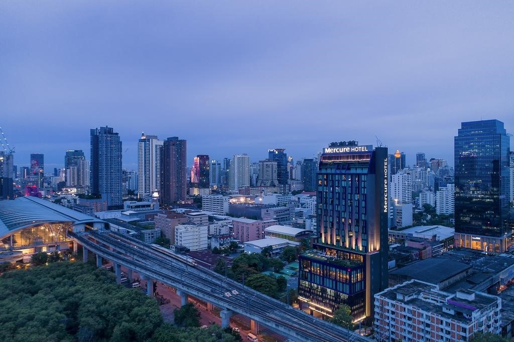 曼谷玛卡萨美居饭店 (Mercure Bangkok Makkasan)