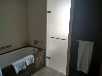 conrad-st-james-bathroom-1