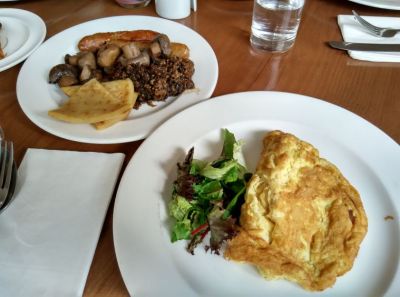 crowne-plaza-edinburgh-breakfast