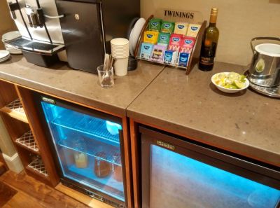 crowne-plaza-edinburgh-lounge-alcohol