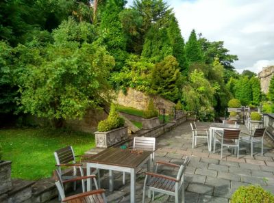 crowne-plaza-edinburgh-lounge-terrace