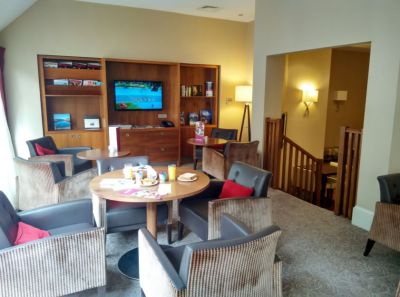 crowne-plaza-edinburgh-lounge