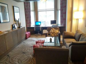 crowne-plaza-london-kensington-lounge-inside