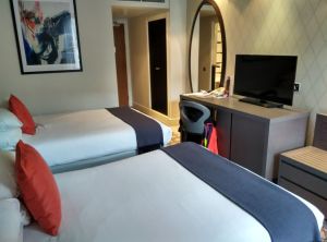 crowne-plaza-london-kensington-room-2