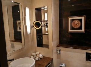doubletree-london-victoria-bathroom