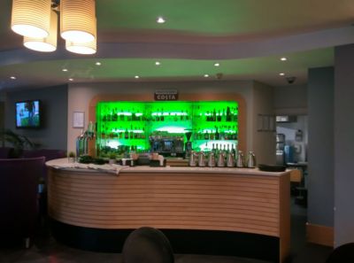 hilton-angel-islington-bar