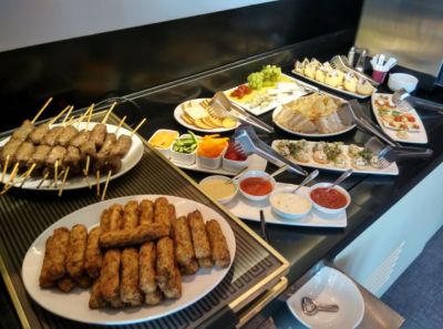 hilton-angel-islington-lounge-canape