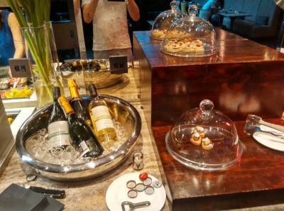 hilton-london-bankside-lounge-canape-2