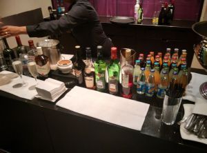 hilton-london-kensington-exec-lounge-drinks
