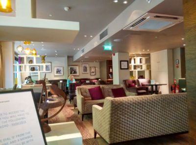 hilton-london-olympia-lounge