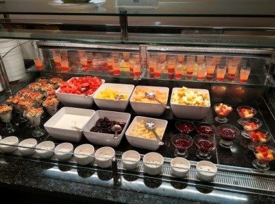 holiday-inn-wembley-breakfast-fruit