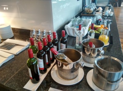 holiday-inn-wembley-executive-lounge-alcohol