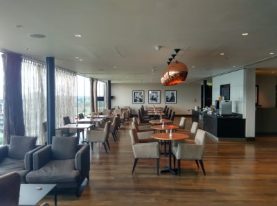 holiday-inn-wembley-executive-lounge-inside