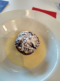 iad-virgin-atlantic-lounge-pistachio-chocolate-cake