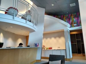 iad-virgin-atlantic-lounge-reception