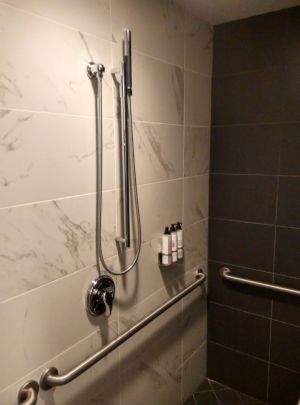 iad-virgin-atlantic-lounge-shower-2