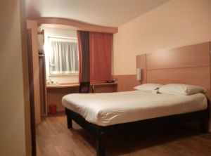 ibis-sheperds-bush-room-2