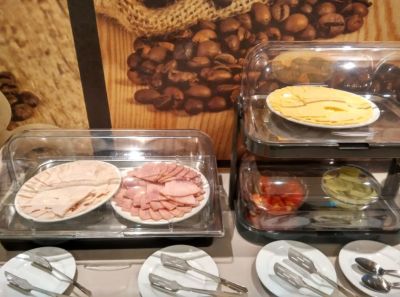 ibis-styles-london-kensington-breakfast-2