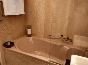 intercontinental-geneva-bathroom