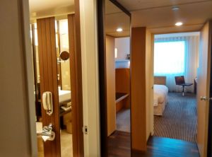 intercontinental-geneva-room-entrance