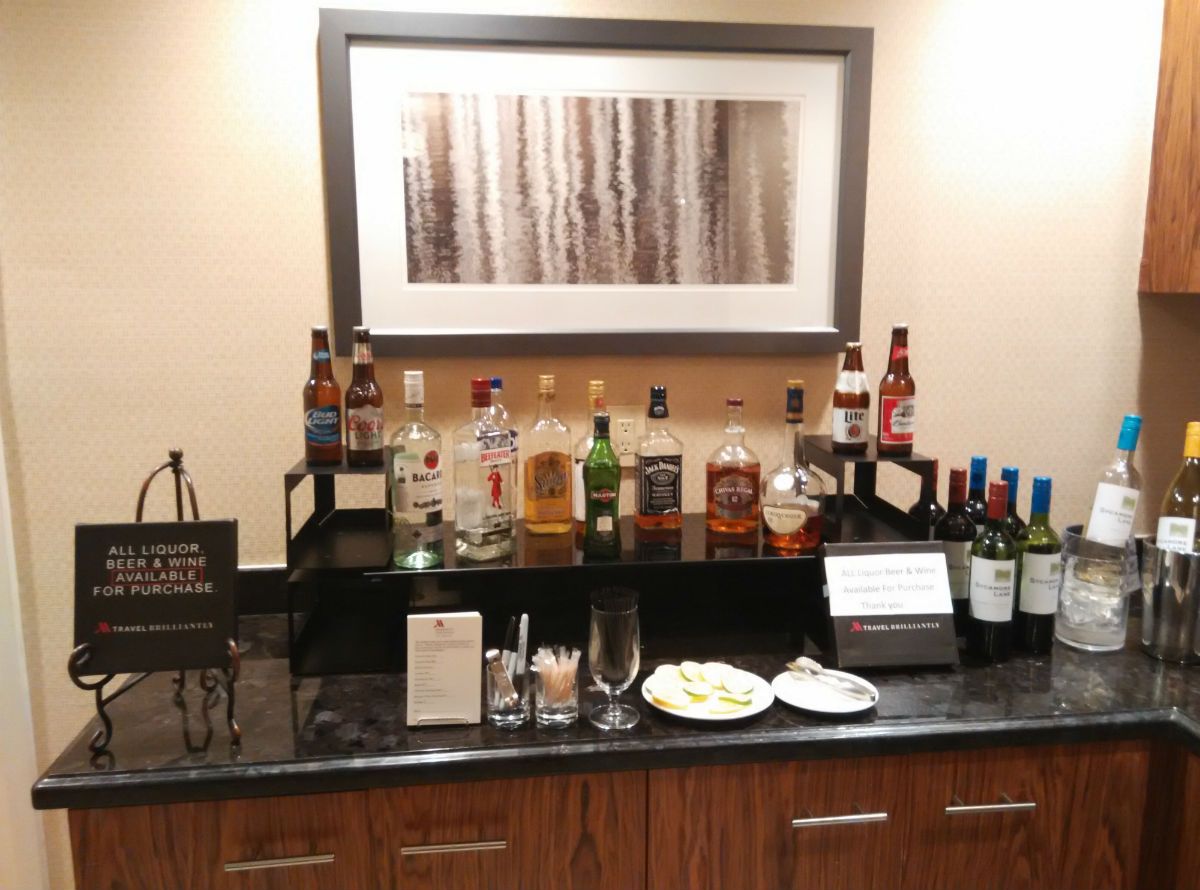 marriott-san-diego-la-jolla-lounge-alcohol