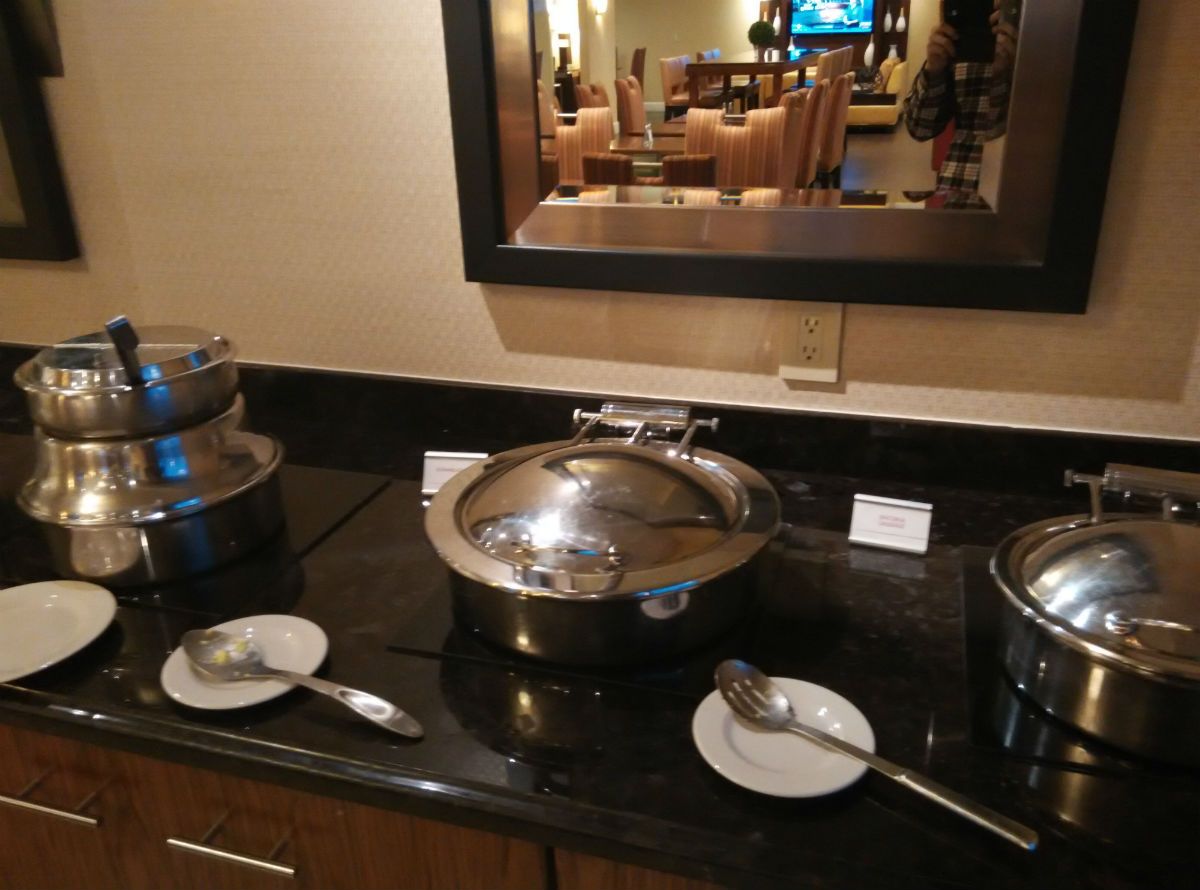 marriott-san-diego-la-jolla-lounge-breakfast