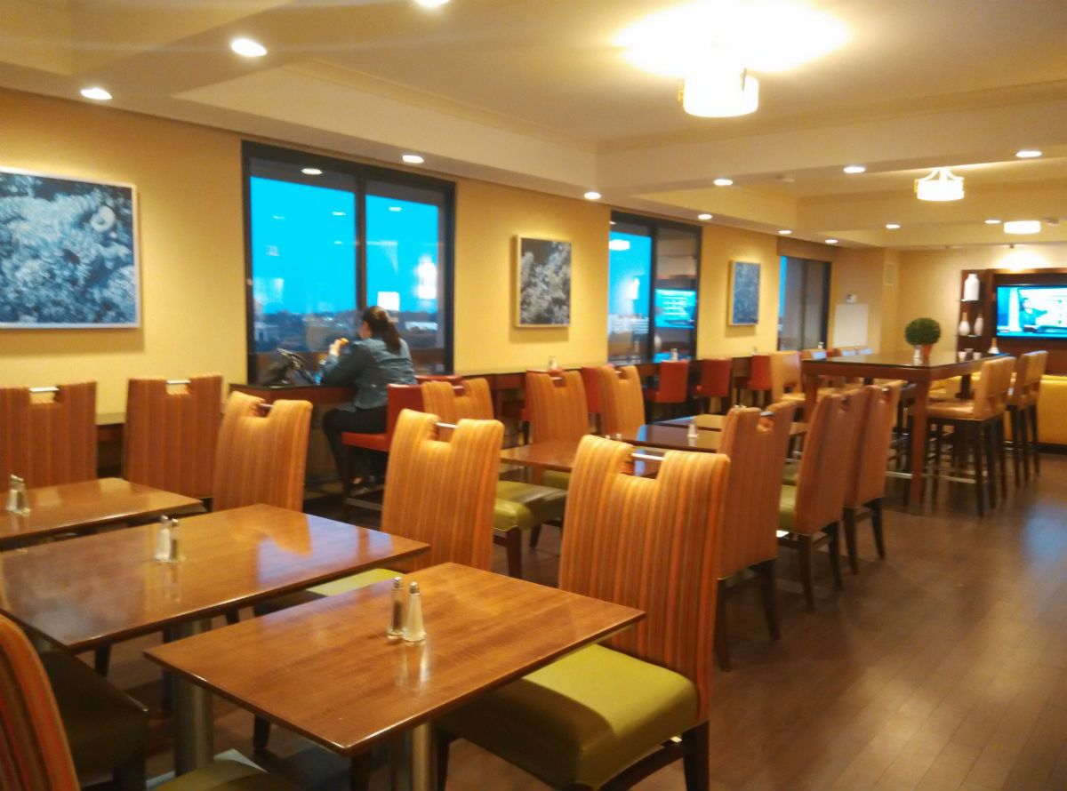marriott-san-diego-la-jolla-lounge