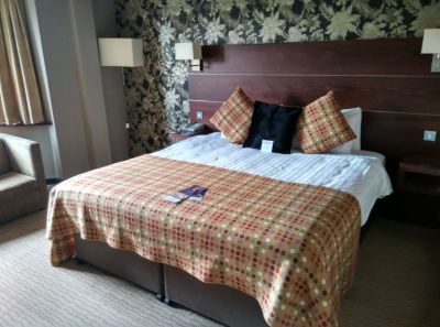mercure-edinburgh-princes-street-room-1