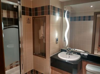 mercure-leicester-bathroom