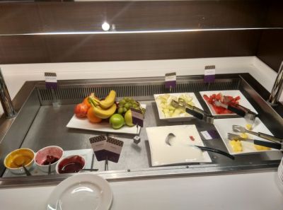 mercure-leicester-breakfast-fruits
