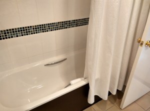 mercure-manchester-piccadilly-bathroom-2
