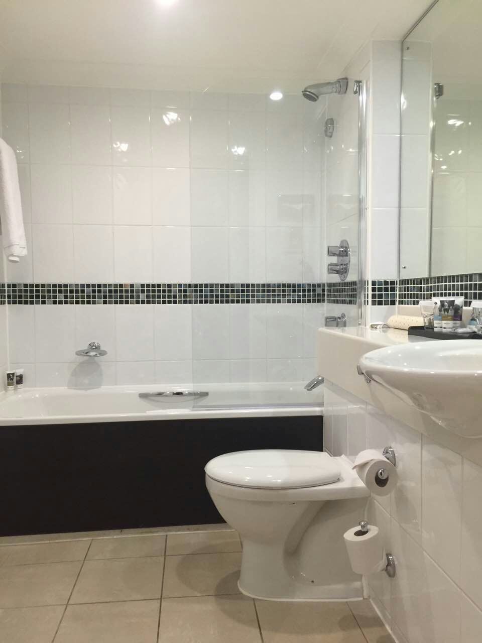 mercure-manchester-piccadilly-garden-suite-3