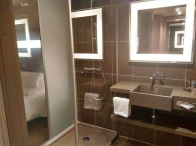 novotel-london-brentford-bathroom