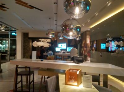 novotel-london-brentford-reception