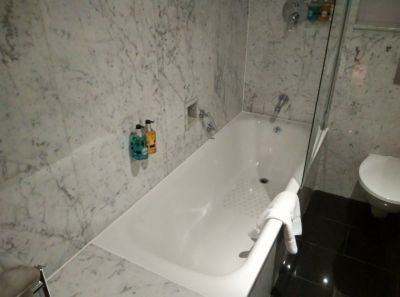radisson-blu-grafton-bathroom-1