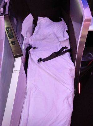 virgin-atlantic-a330-300-upper-class-bed-1