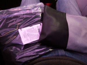 virgin-atlantic-a330-300-upper-class-pyjama-and-kit