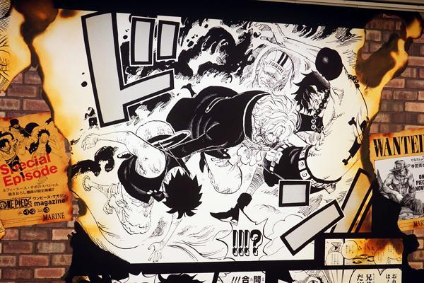 周年庆祝项目当中包括推出两期《One Piece Magazine》,作者尾田荣一郎更为杂志画了全新一幕令粉丝感动不已的「平行世界」式剧情(相:blog.livedoor.jp)。