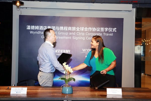 携程商旅与温德姆酒店集团签字仪式现场 携程商旅与温德姆酒店集团签字仪式现场