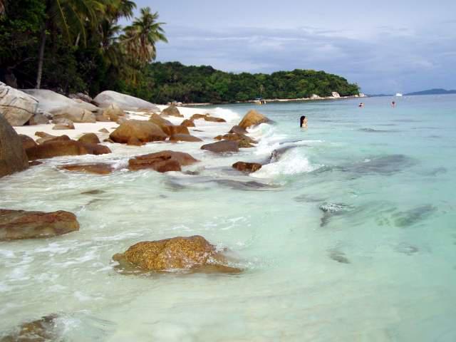 浪中岛风光