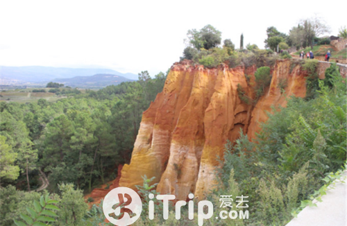 普罗旺斯红土城--鲁西永Roussillon