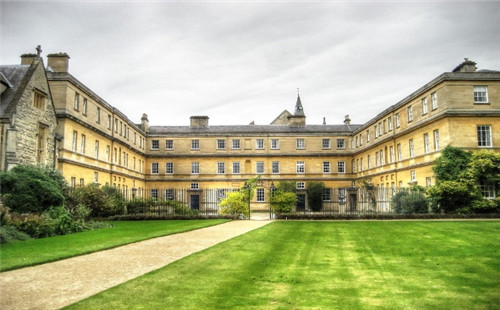 英国牛津大学在哪里