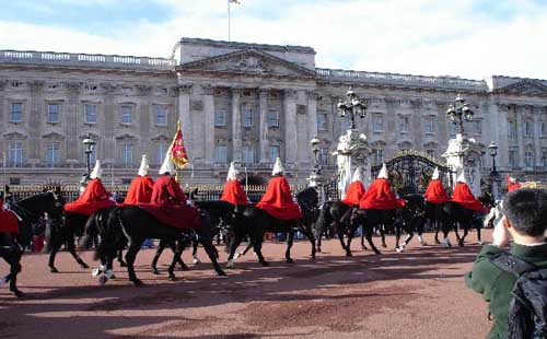 伦敦观光巴士票价 英国伦敦观光巴士24小时通票购买