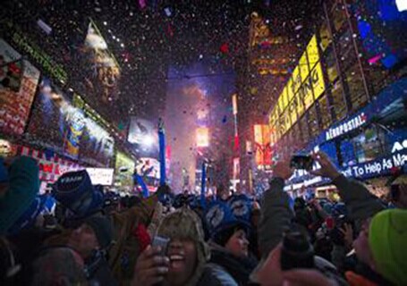 在时代广场进行跨年倒数